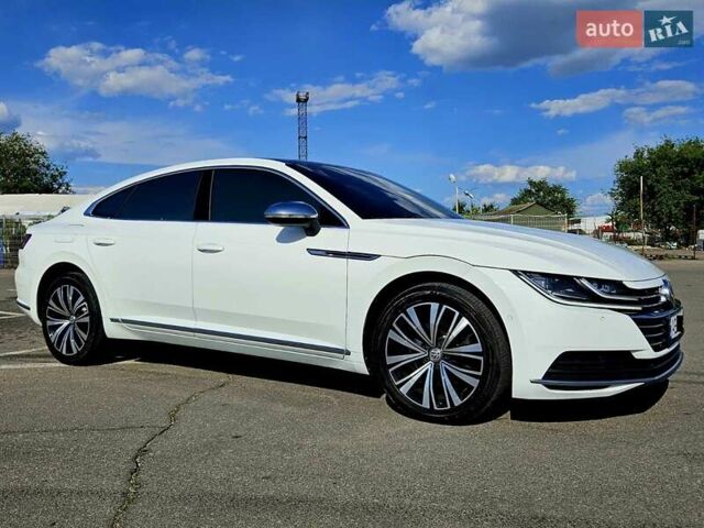 Білий Фольксваген Arteon, об'ємом двигуна 2 л та пробігом 150 тис. км за 27900 $, фото 12 на Automoto.ua
