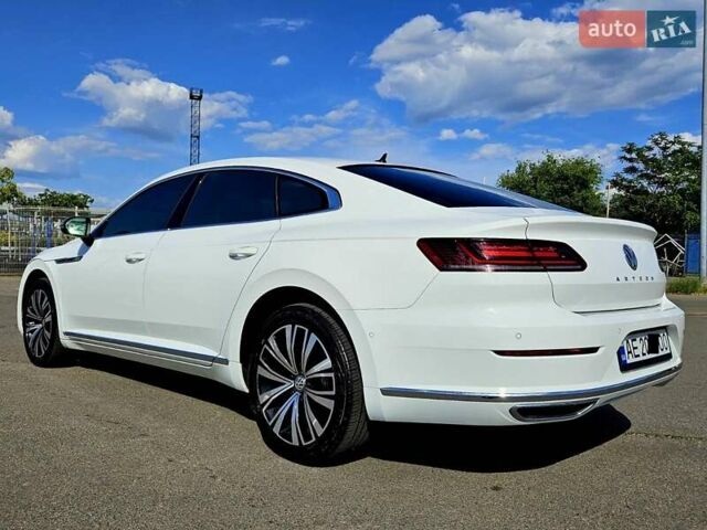 Білий Фольксваген Arteon, об'ємом двигуна 2 л та пробігом 150 тис. км за 27900 $, фото 6 на Automoto.ua