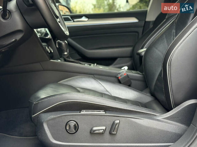 Белый Фольксваген Arteon, объемом двигателя 2 л и пробегом 154 тыс. км за 27600 $, фото 23 на Automoto.ua