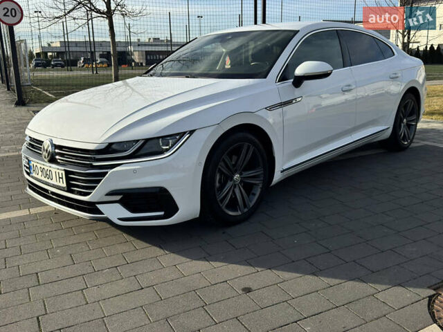 Белый Фольксваген Arteon, объемом двигателя 2 л и пробегом 215 тыс. км за 25999 $, фото 6 на Automoto.ua