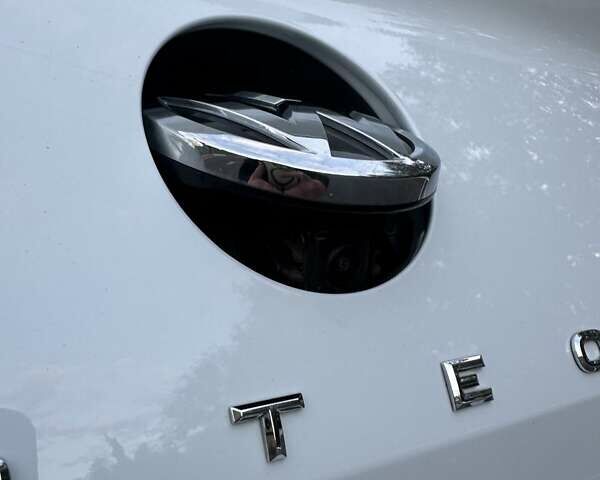 Белый Фольксваген Arteon, объемом двигателя 1.98 л и пробегом 46 тыс. км за 23900 $, фото 10 на Automoto.ua