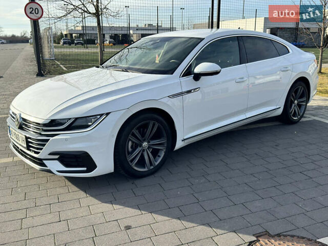Белый Фольксваген Arteon, объемом двигателя 2 л и пробегом 215 тыс. км за 25999 $, фото 1 на Automoto.ua
