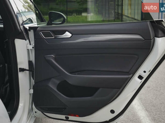 Білий Фольксваген Arteon, об'ємом двигуна 2 л та пробігом 146 тис. км за 28700 $, фото 57 на Automoto.ua