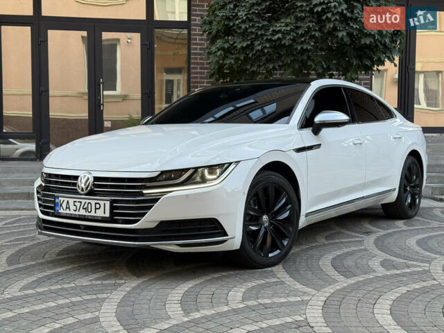 Белый Фольксваген Arteon, объемом двигателя 2 л и пробегом 154 тыс. км за 27600 $, фото 5 на Automoto.ua