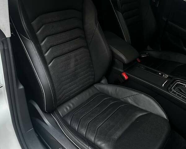 Белый Фольксваген Arteon, объемом двигателя 1.97 л и пробегом 81 тыс. км за 28900 $, фото 13 на Automoto.ua