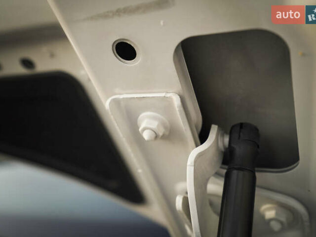 Білий Фольксваген Arteon, об'ємом двигуна 2 л та пробігом 146 тис. км за 28700 $, фото 23 на Automoto.ua