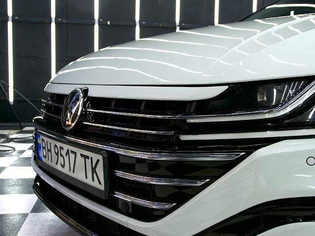 Белый Фольксваген Arteon, объемом двигателя 2 л и пробегом 126 тыс. км за 23500 $, фото 1 на Automoto.ua