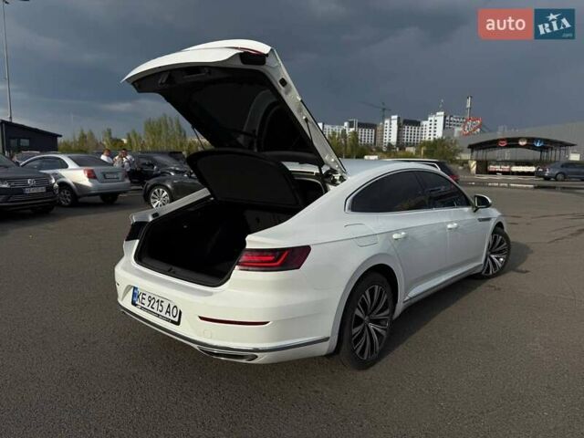 Белый Фольксваген Arteon, объемом двигателя 1.98 л и пробегом 135 тыс. км за 20800 $, фото 24 на Automoto.ua