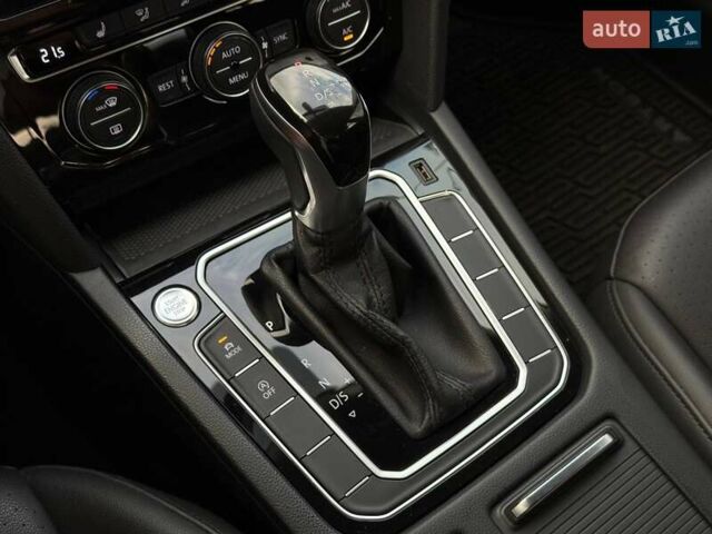 Белый Фольксваген Arteon, объемом двигателя 1.98 л и пробегом 135 тыс. км за 20800 $, фото 52 на Automoto.ua