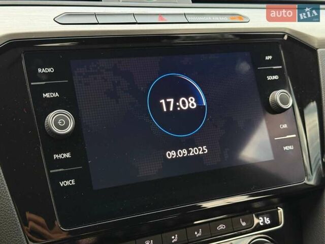Белый Фольксваген Arteon, объемом двигателя 1.98 л и пробегом 135 тыс. км за 20800 $, фото 46 на Automoto.ua