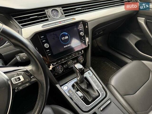 Белый Фольксваген Arteon, объемом двигателя 1.98 л и пробегом 135 тыс. км за 20800 $, фото 43 на Automoto.ua