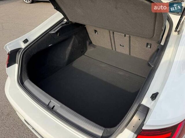 Белый Фольксваген Arteon, объемом двигателя 1.98 л и пробегом 135 тыс. км за 20800 $, фото 25 на Automoto.ua
