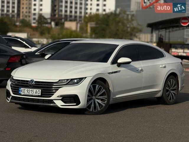Белый Фольксваген Arteon, объемом двигателя 1.98 л и пробегом 135 тыс. км за 20800 $, фото 1 на Automoto.ua