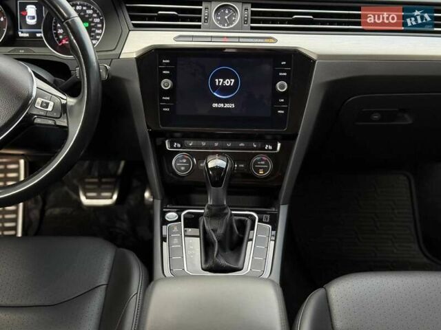Белый Фольксваген Arteon, объемом двигателя 1.98 л и пробегом 135 тыс. км за 20800 $, фото 39 на Automoto.ua