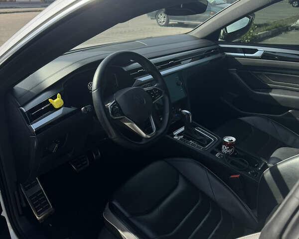 Белый Фольксваген Arteon, объемом двигателя 1.98 л и пробегом 43 тыс. км за 31000 $, фото 5 на Automoto.ua
