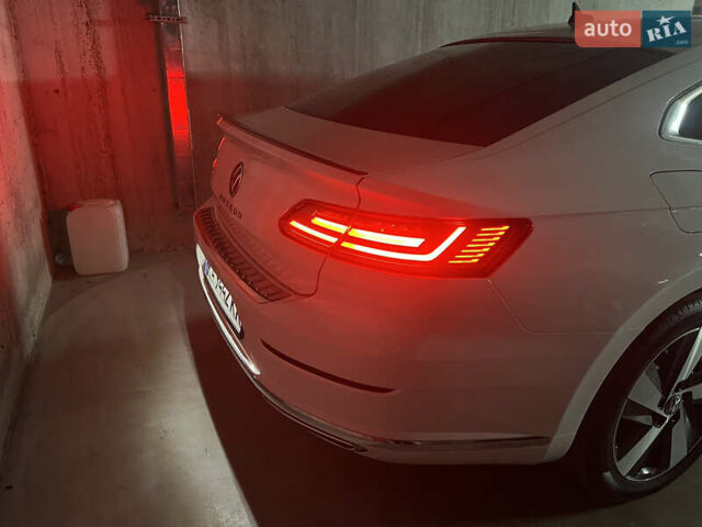 Белый Фольксваген Arteon, объемом двигателя 1.98 л и пробегом 36 тыс. км за 27900 $, фото 27 на Automoto.ua