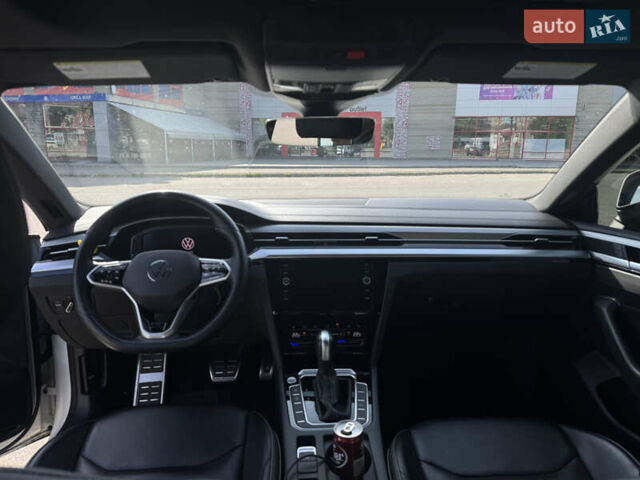 Белый Фольксваген Arteon, объемом двигателя 1.98 л и пробегом 43 тыс. км за 31000 $, фото 6 на Automoto.ua