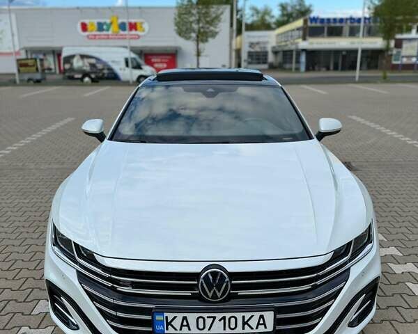 Белый Фольксваген Arteon, объемом двигателя 1.97 л и пробегом 19 тыс. км за 44900 $, фото 1 на Automoto.ua