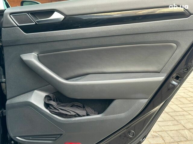 Черный Фольксваген Arteon, объемом двигателя 2 л и пробегом 226 тыс. км за 25990 $, фото 24 на Automoto.ua