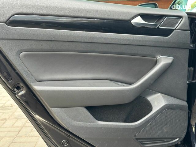 Черный Фольксваген Arteon, объемом двигателя 2 л и пробегом 226 тыс. км за 25990 $, фото 19 на Automoto.ua