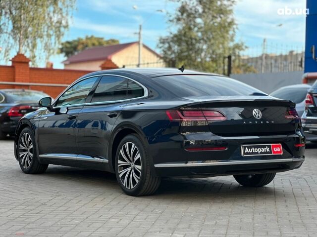 Черный Фольксваген Arteon, объемом двигателя 2 л и пробегом 226 тыс. км за 25990 $, фото 5 на Automoto.ua
