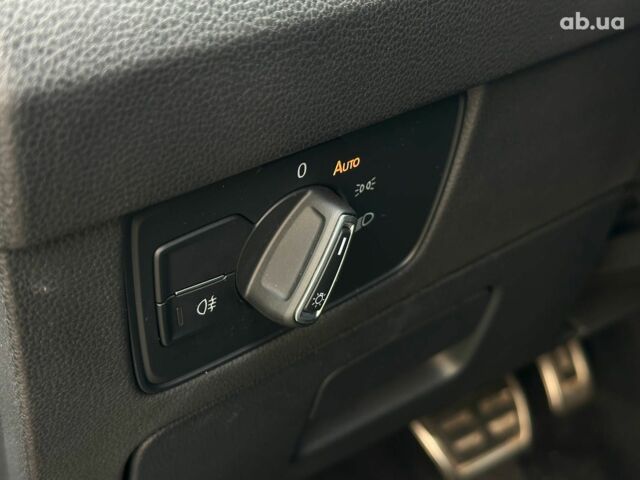 Черный Фольксваген Arteon, объемом двигателя 2 л и пробегом 226 тыс. км за 25990 $, фото 13 на Automoto.ua