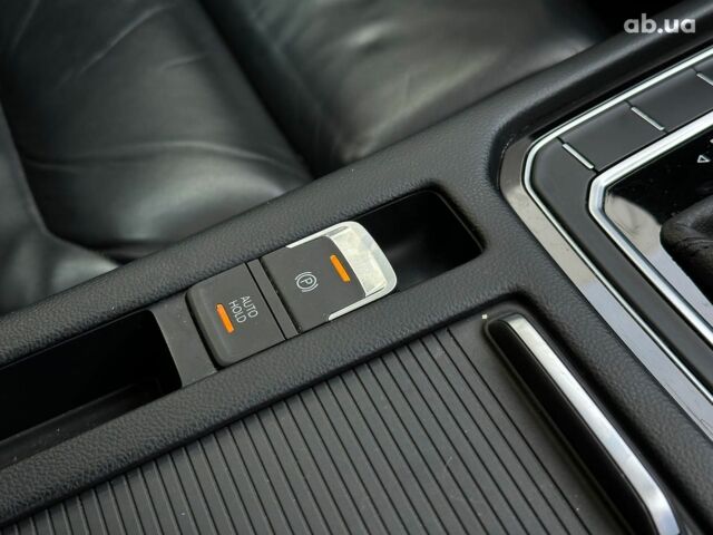 Черный Фольксваген Arteon, объемом двигателя 2 л и пробегом 226 тыс. км за 25990 $, фото 33 на Automoto.ua