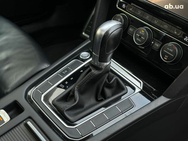 Черный Фольксваген Arteon, объемом двигателя 2 л и пробегом 226 тыс. км за 25990 $, фото 31 на Automoto.ua
