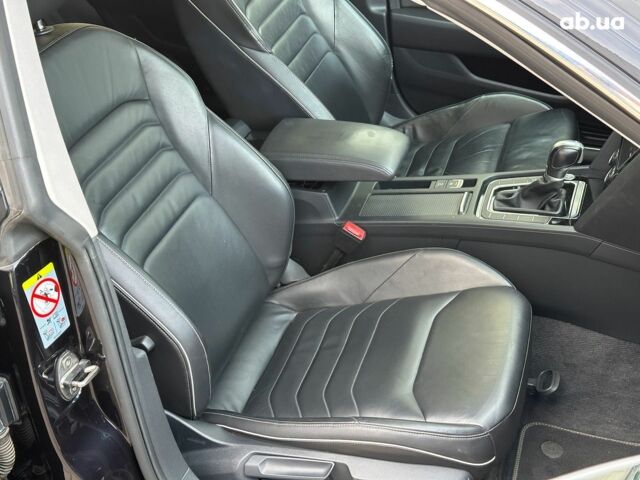 Черный Фольксваген Arteon, объемом двигателя 2 л и пробегом 226 тыс. км за 25990 $, фото 30 на Automoto.ua