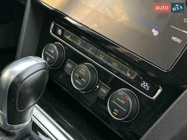 Черный Фольксваген Arteon, объемом двигателя 2 л и пробегом 226 тыс. км за 25990 $, фото 34 на Automoto.ua
