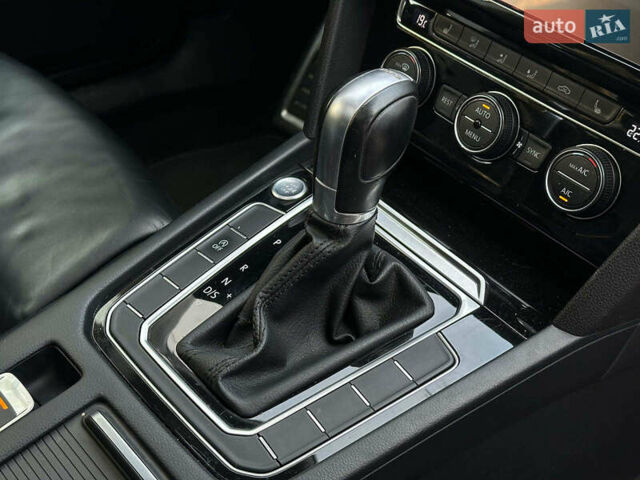 Черный Фольксваген Arteon, объемом двигателя 2 л и пробегом 226 тыс. км за 25990 $, фото 31 на Automoto.ua