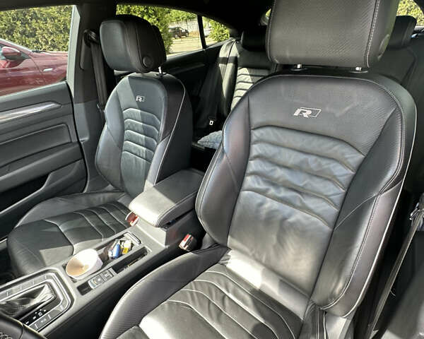 Черный Фольксваген Arteon, объемом двигателя 2 л и пробегом 169 тыс. км за 26500 $, фото 5 на Automoto.ua