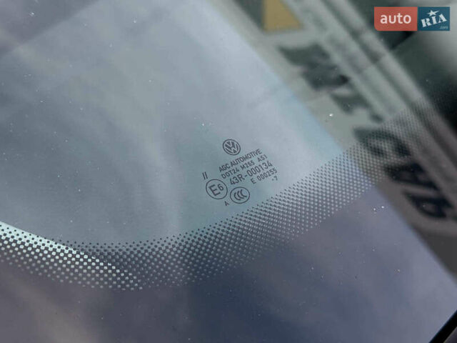 Черный Фольксваген Arteon, объемом двигателя 2 л и пробегом 226 тыс. км за 25990 $, фото 36 на Automoto.ua