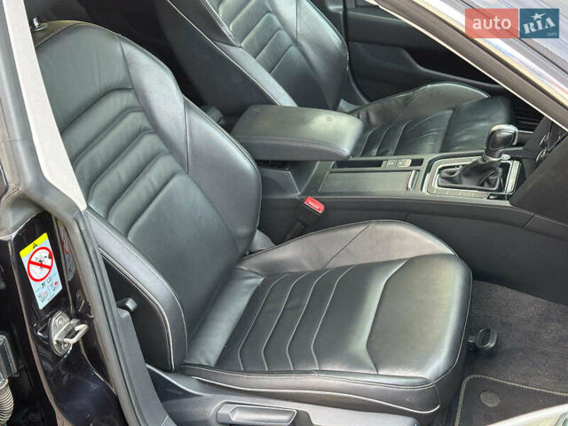Черный Фольксваген Arteon, объемом двигателя 2 л и пробегом 226 тыс. км за 25990 $, фото 30 на Automoto.ua