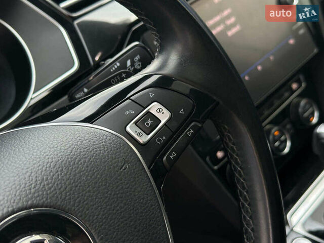 Черный Фольксваген Arteon, объемом двигателя 2 л и пробегом 226 тыс. км за 25990 $, фото 17 на Automoto.ua