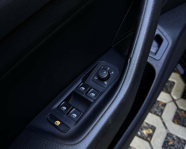 Черный Фольксваген Arteon, объемом двигателя 2 л и пробегом 176 тыс. км за 27000 $, фото 32 на Automoto.ua