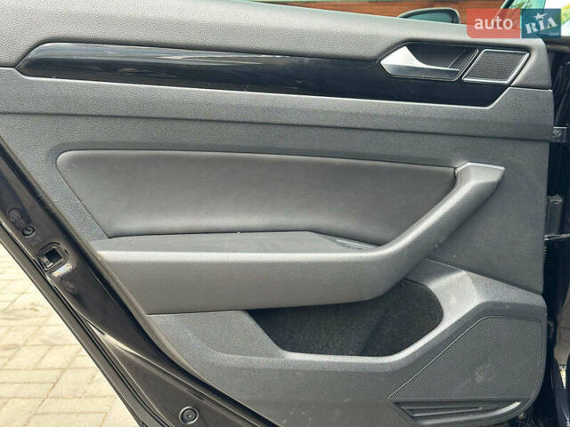 Черный Фольксваген Arteon, объемом двигателя 2 л и пробегом 226 тыс. км за 25990 $, фото 19 на Automoto.ua