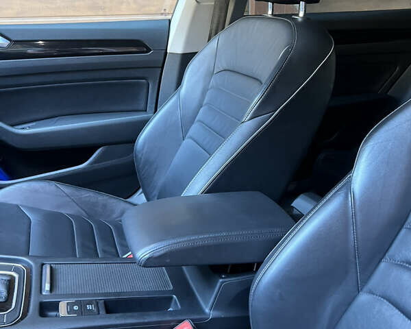 Черный Фольксваген Arteon, объемом двигателя 1.97 л и пробегом 225 тыс. км за 26500 $, фото 9 на Automoto.ua