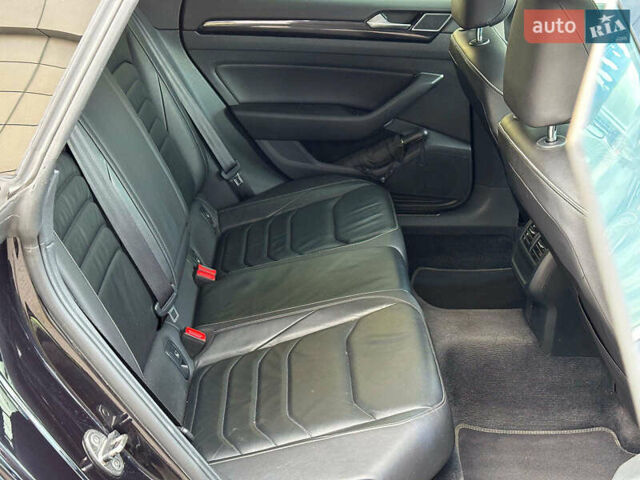 Черный Фольксваген Arteon, объемом двигателя 2 л и пробегом 226 тыс. км за 25990 $, фото 23 на Automoto.ua