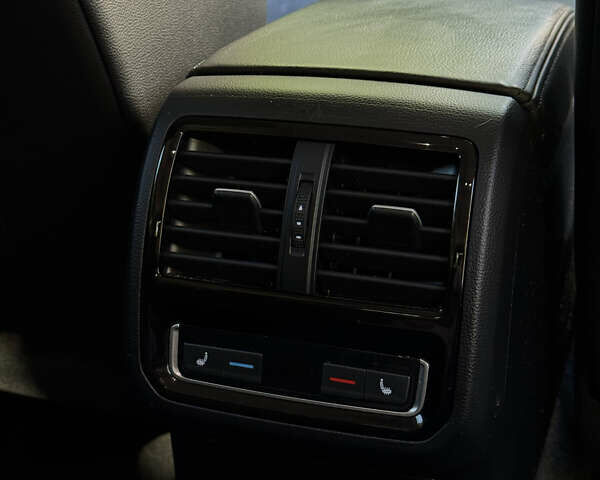 Черный Фольксваген Arteon, объемом двигателя 2 л и пробегом 176 тыс. км за 27000 $, фото 31 на Automoto.ua