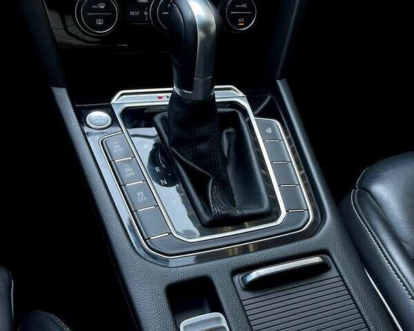 Черный Фольксваген Arteon, объемом двигателя 1.98 л и пробегом 241 тыс. км за 21800 $, фото 39 на Automoto.ua