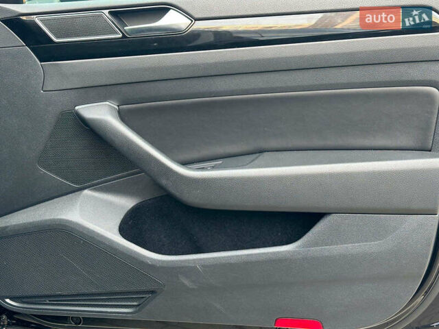 Черный Фольксваген Arteon, объемом двигателя 2 л и пробегом 226 тыс. км за 25990 $, фото 29 на Automoto.ua