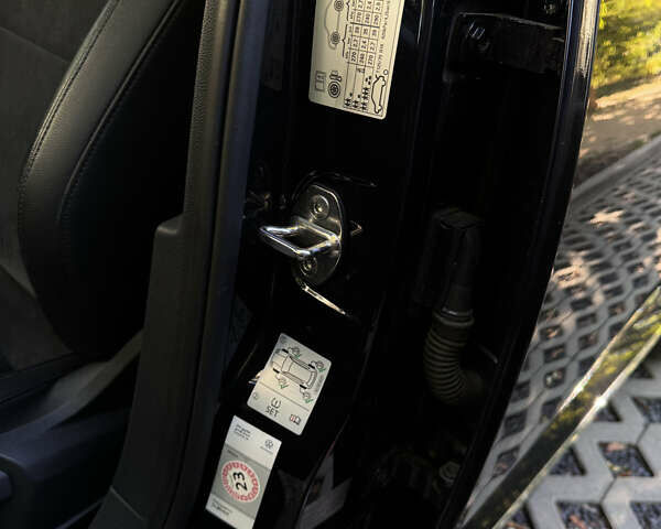 Черный Фольксваген Arteon, объемом двигателя 2 л и пробегом 176 тыс. км за 27000 $, фото 45 на Automoto.ua