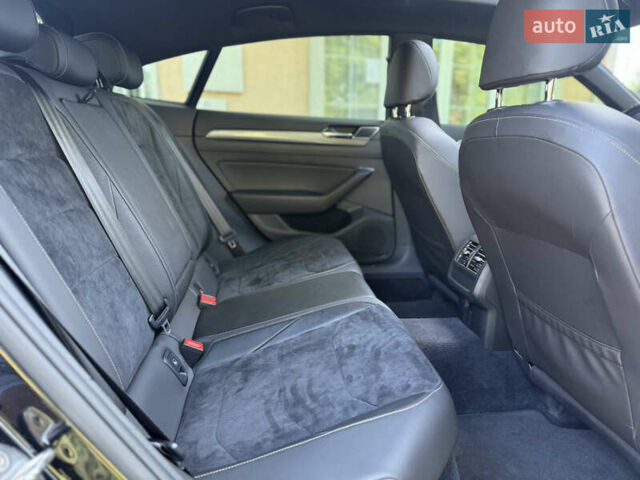 Черный Фольксваген Arteon, объемом двигателя 1.98 л и пробегом 204 тыс. км за 25999 $, фото 20 на Automoto.ua