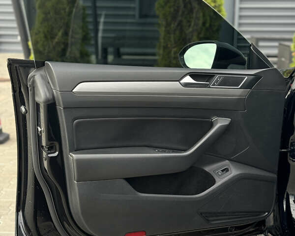 Чорний Фольксваген Arteon, об'ємом двигуна 1.98 л та пробігом 40 тис. км за 21799 $, фото 18 на Automoto.ua