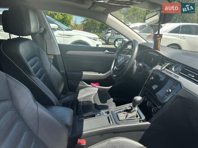Черный Фольксваген Arteon, объемом двигателя 2 л и пробегом 51 тыс. км за 25700 $, фото 11 на Automoto.ua