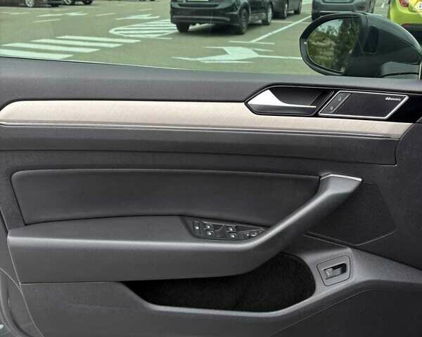 Черный Фольксваген Arteon, объемом двигателя 1.98 л и пробегом 107 тыс. км за 29000 $, фото 33 на Automoto.ua