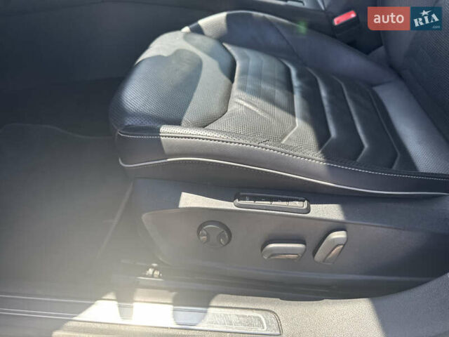 Черный Фольксваген Arteon, объемом двигателя 2 л и пробегом 51 тыс. км за 25700 $, фото 12 на Automoto.ua