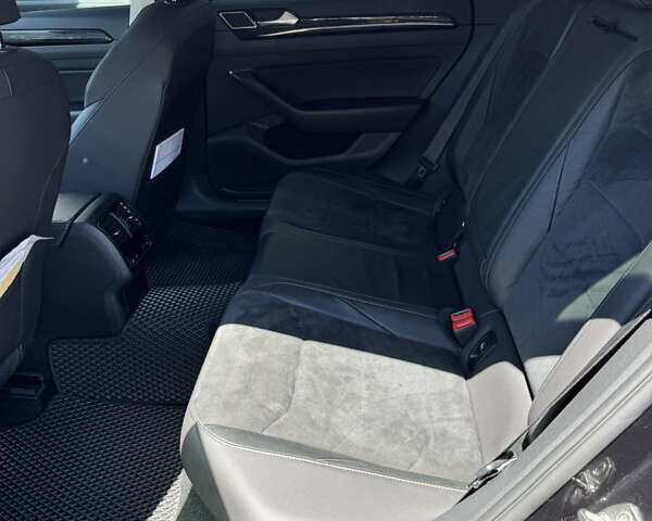 Черный Фольксваген Arteon, объемом двигателя 2 л и пробегом 230 тыс. км за 27499 $, фото 13 на Automoto.ua