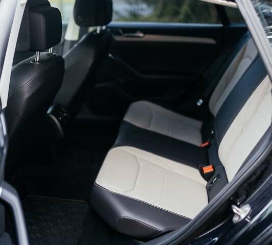 Черный Фольксваген Arteon, объемом двигателя 1.98 л и пробегом 120 тыс. км за 25999 $, фото 20 на Automoto.ua